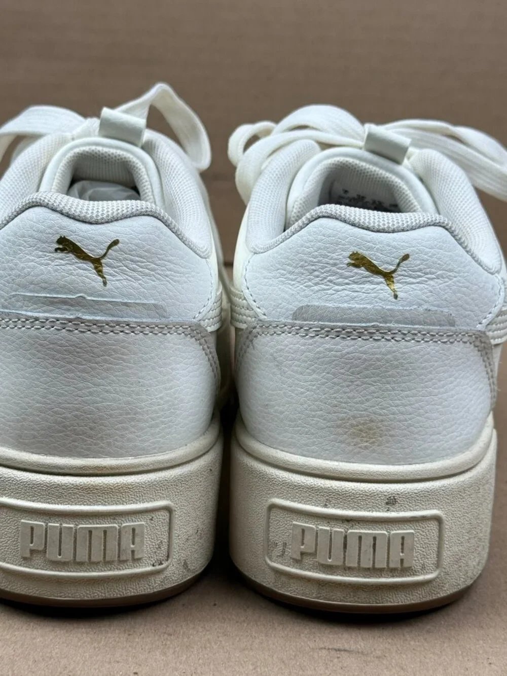 Women's Puma White Sneakers Size 8.5 Needs Cleaning